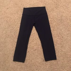 Lululemon align crop (navy blue - size 6)